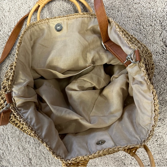 Straw tote bag with detachable cross body strap - Picture 6 of 6